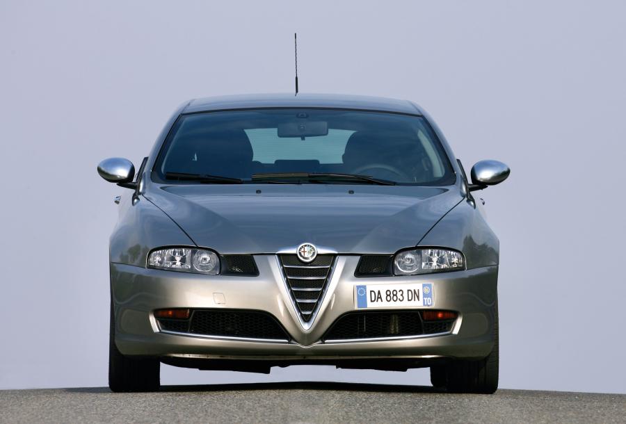  Alfa Romeo GT Q2 (937C) 2006 года  (фото 6 из 31)